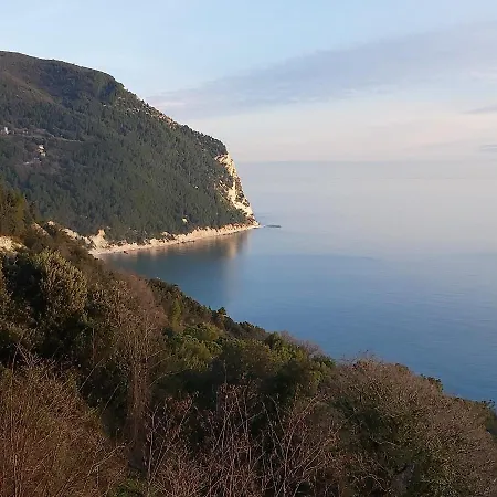 Zelinda Πανσιόν Sirolo